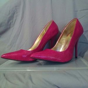 C. Label raspberry stilettos