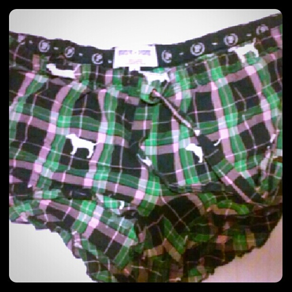 V.S. UNIVERSITY PINK plaid P.J. shorts
