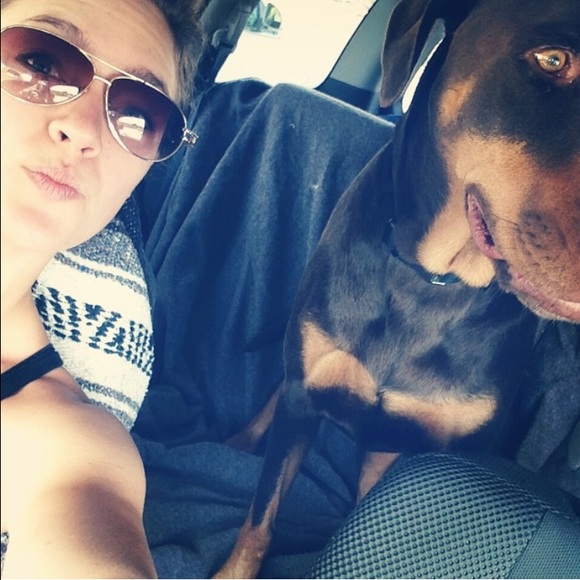 Meet your Posher, Katie - Picture 2 of 3