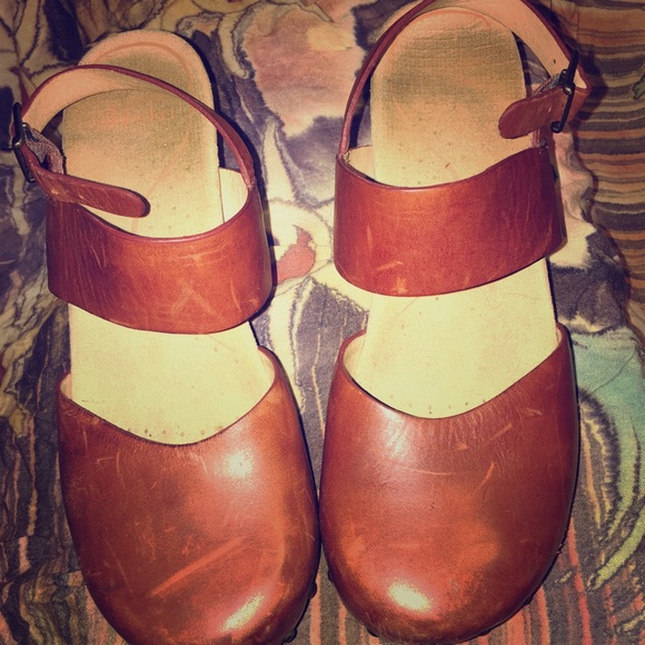 Shoe