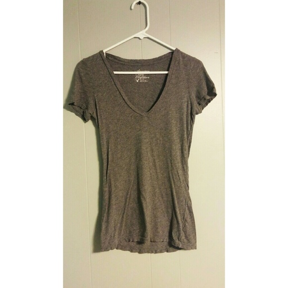 American Eagle V-neck