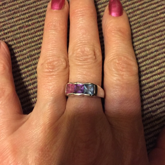 Woman ring - Picture 1 of 1
