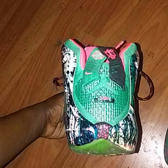 Sneaker - Picture 3 of 4