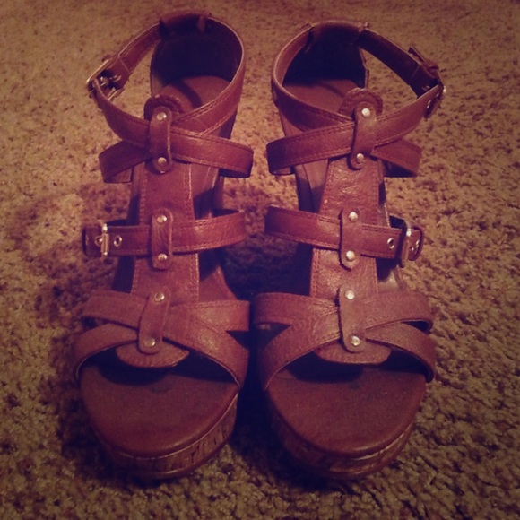 Brown wedges