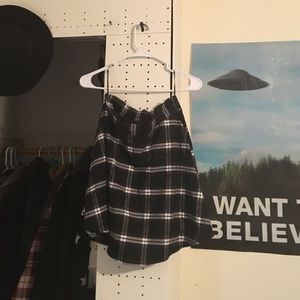 A line plaid skirt size M