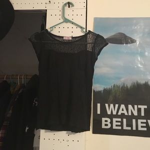 LAST CHANCE SALE Cap sleeve lace tee