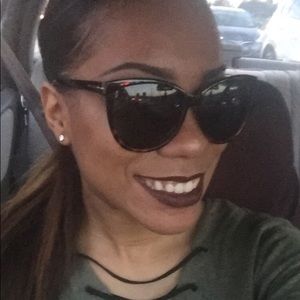 Meet your Posher, Malika