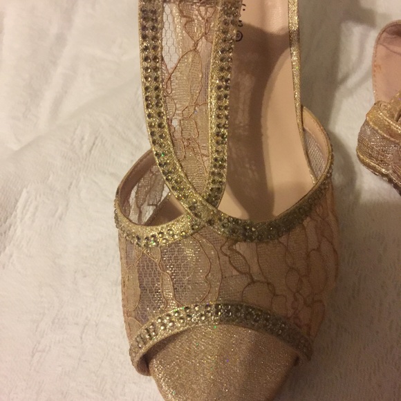 Shoes - Picture 2 of 3