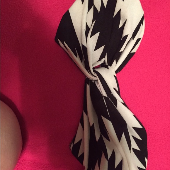 Aztec pattern headband