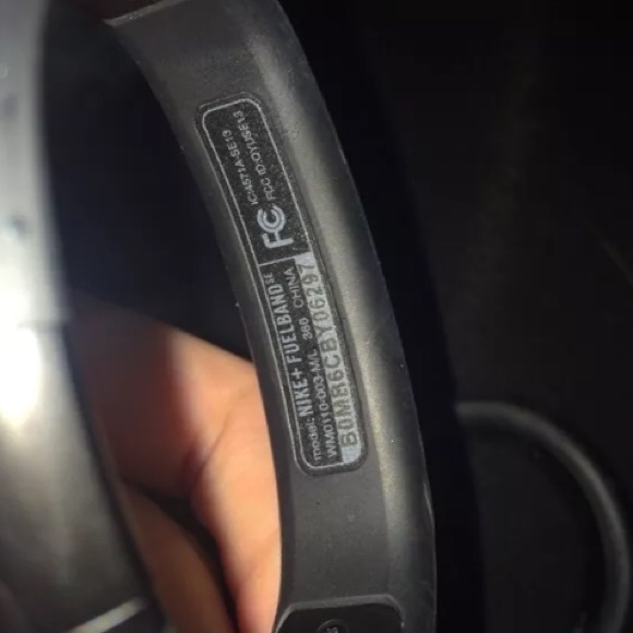Nike fuelbands (one functioning, one for parts) - Picture 3 of 4