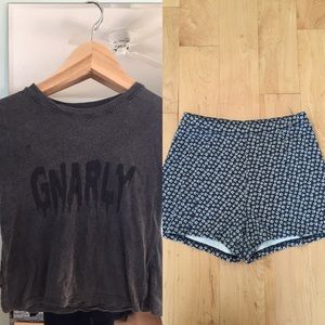 BUNDLE Brandy graphic tee and Flower shorts 🌙
