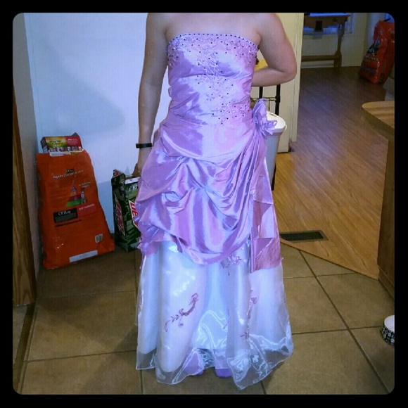Prom dress - Picture 1 of 4