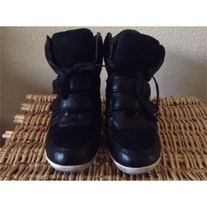 Sneaker wedges