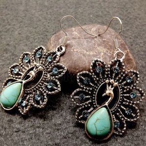 NWT Vintage Peacock Turquoise Drop Earrings