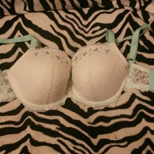 NEVER WORN Victorias Secret bra sz 34DDD