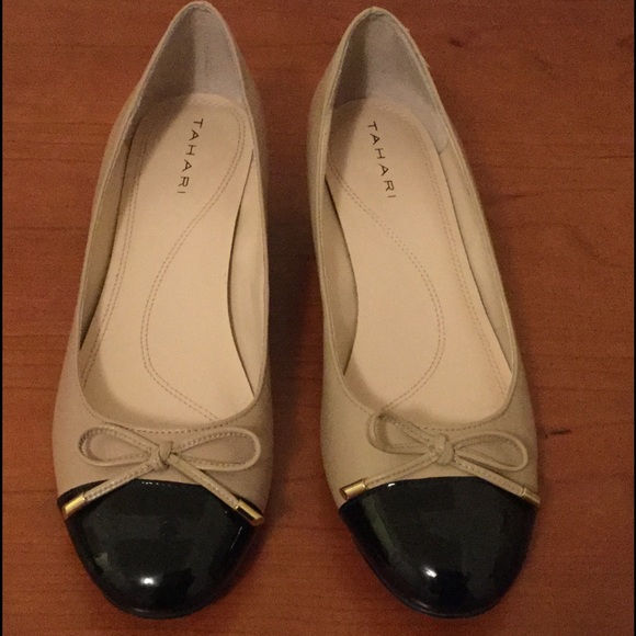 TAHARI two tone color block w/ bow accent, SZ 7.5