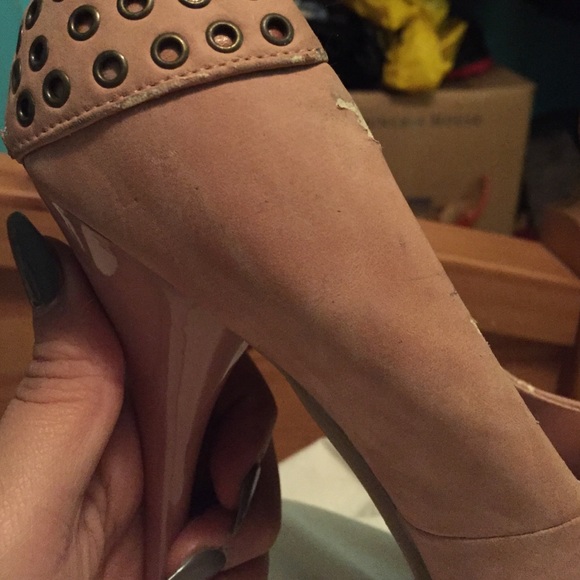 Heels - Picture 2 of 4