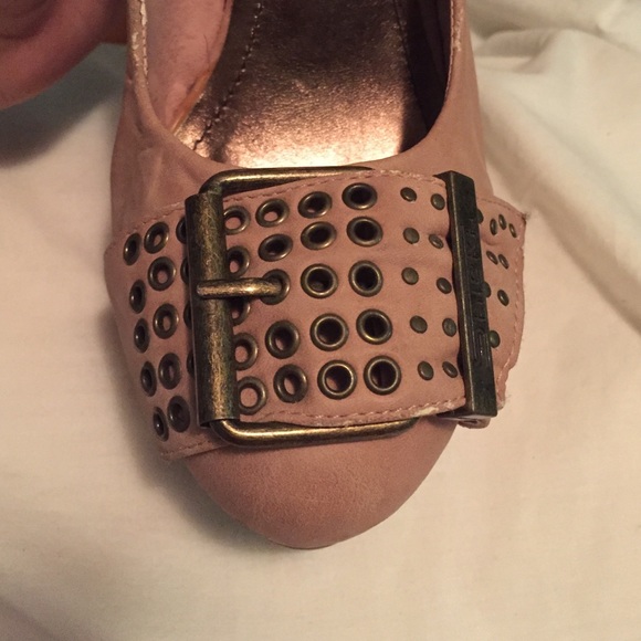 Heels - Picture 3 of 4