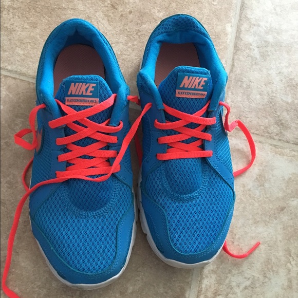 Nike running shoes size 7