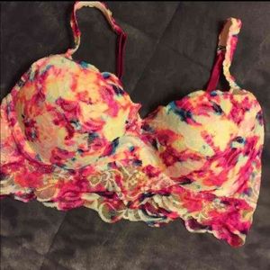 VS bra in size M