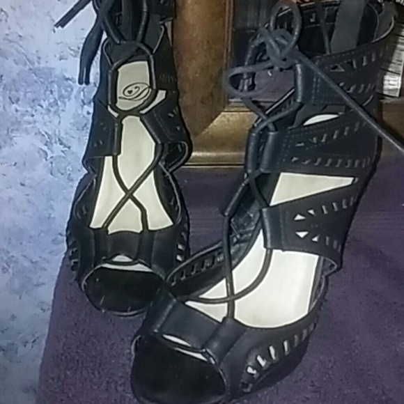 Lace up sandal heels.