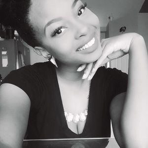 Meet your Posher, Monique