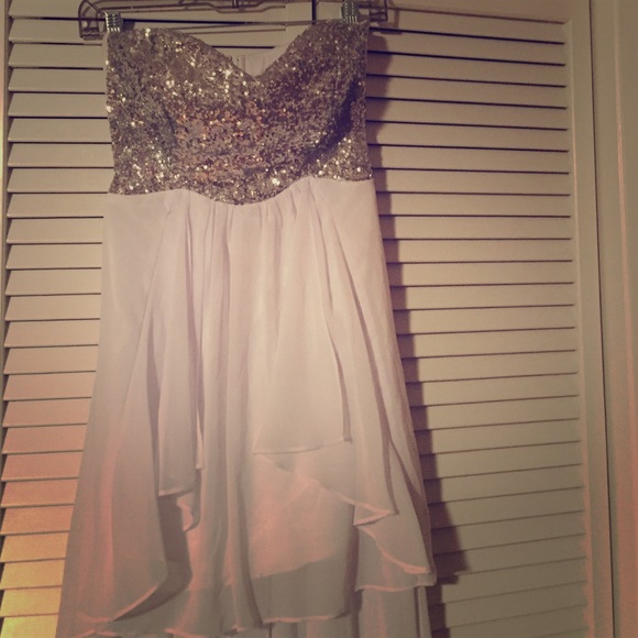 B. Darlin. Size 2. White Prom dress.