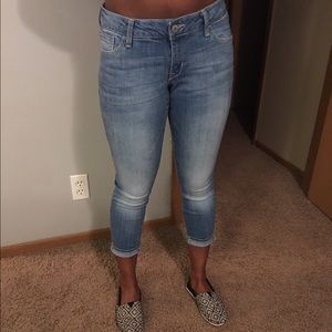 Light wash cropped jeans