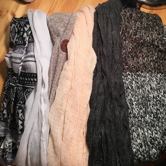 Bundle of 6 scarves