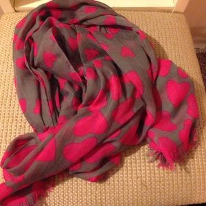 Heart patterned scarf