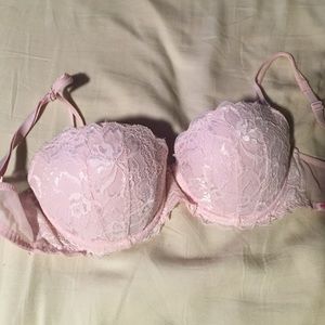 Pink Victoria's Secret bra. Light pink color. 32D