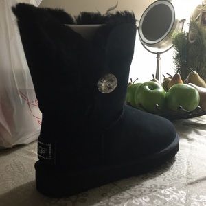 Women UGG Swavorski. Mini Bailey Bling Boots..