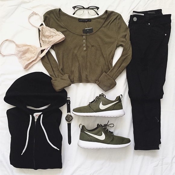 TOP: Olive Green Long Sleeve Crop