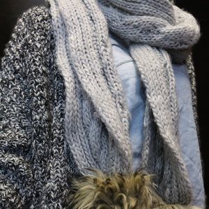 A&F scarf