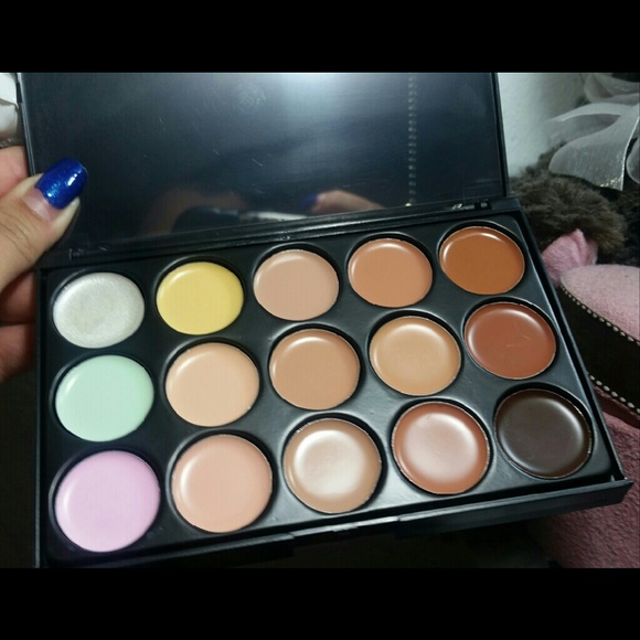 Other - 15 color cream contour pallete