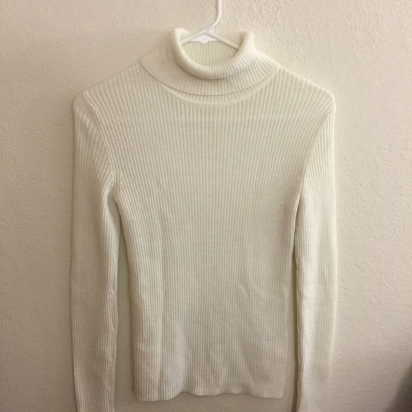 [⚡️final drop⚡️] White turtleneck