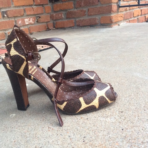 SOLD - Picture 4 of 4