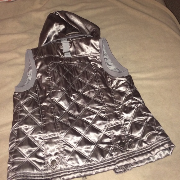 Meet your Posher, Toneel - Picture 3 of 3