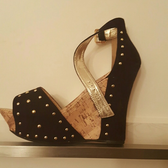 Black Platform