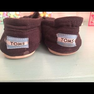 Size 8.5 Black Toms