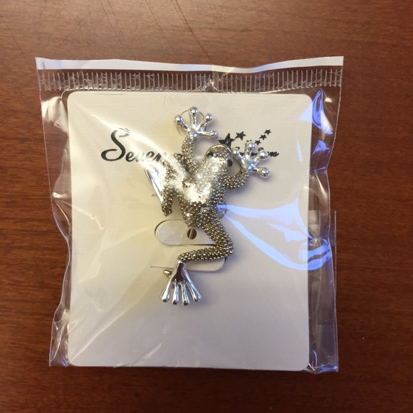 Frog pin with rhinestones