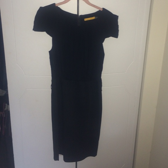 BRAND NEW Alice & Olivia Black Dress with Sleeves - Picture 3 of 4