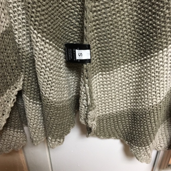 ⭐️SOLD⭐️ - Picture 2 of 3