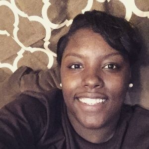 Meet your Posher, Samanthia