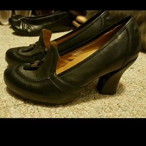 Earthies caressa black leather pony hair heels 9.5