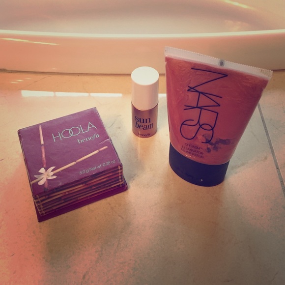 Hoola, Sunbeam, and Nars illuminator set