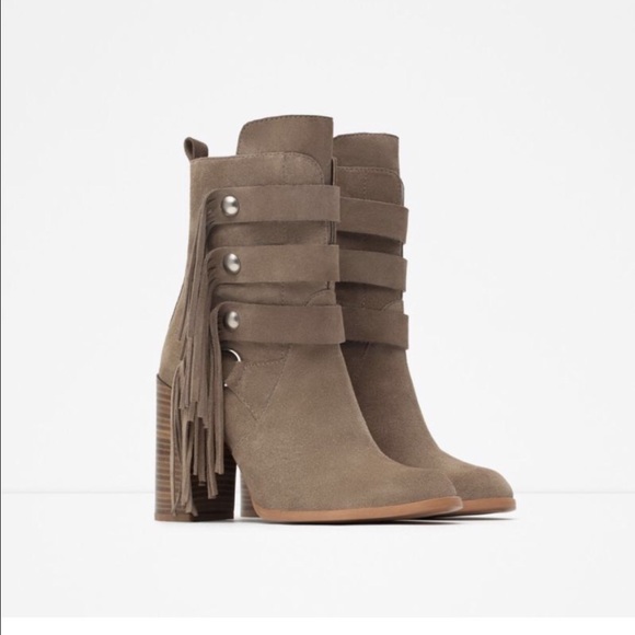 Zara Shoes - Zara ankle tan boots