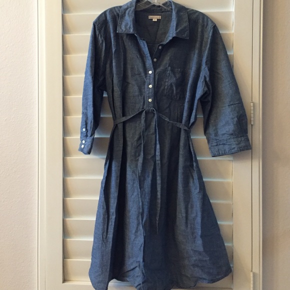 Like new Gap maternity denim shirt dress