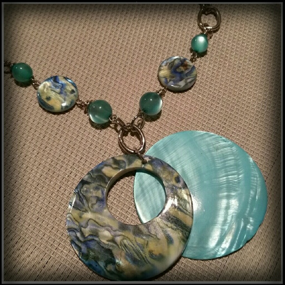 ABALONE/TURQUOISE DISC STATEMENT NECKLACE - Picture 2 of 2