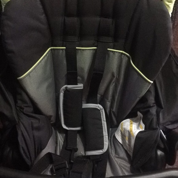 Graco double stroller - Picture 3 of 4
